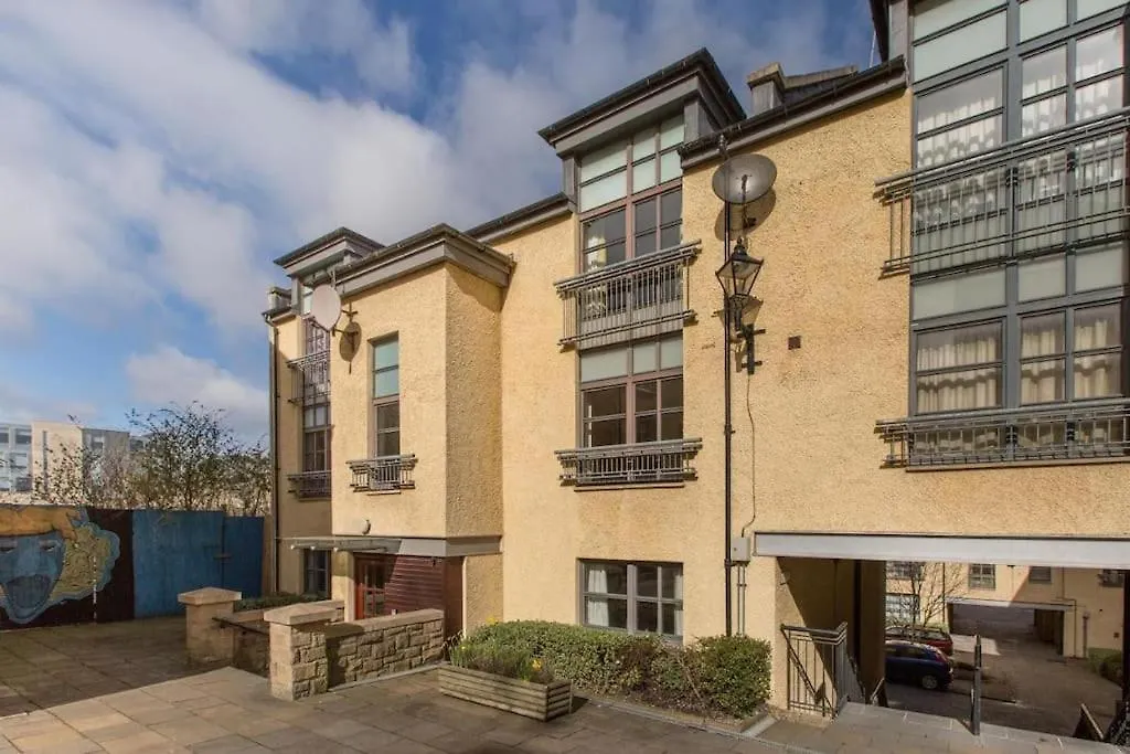 Next To The Palace And Royal Mile With Parking Édimbourg